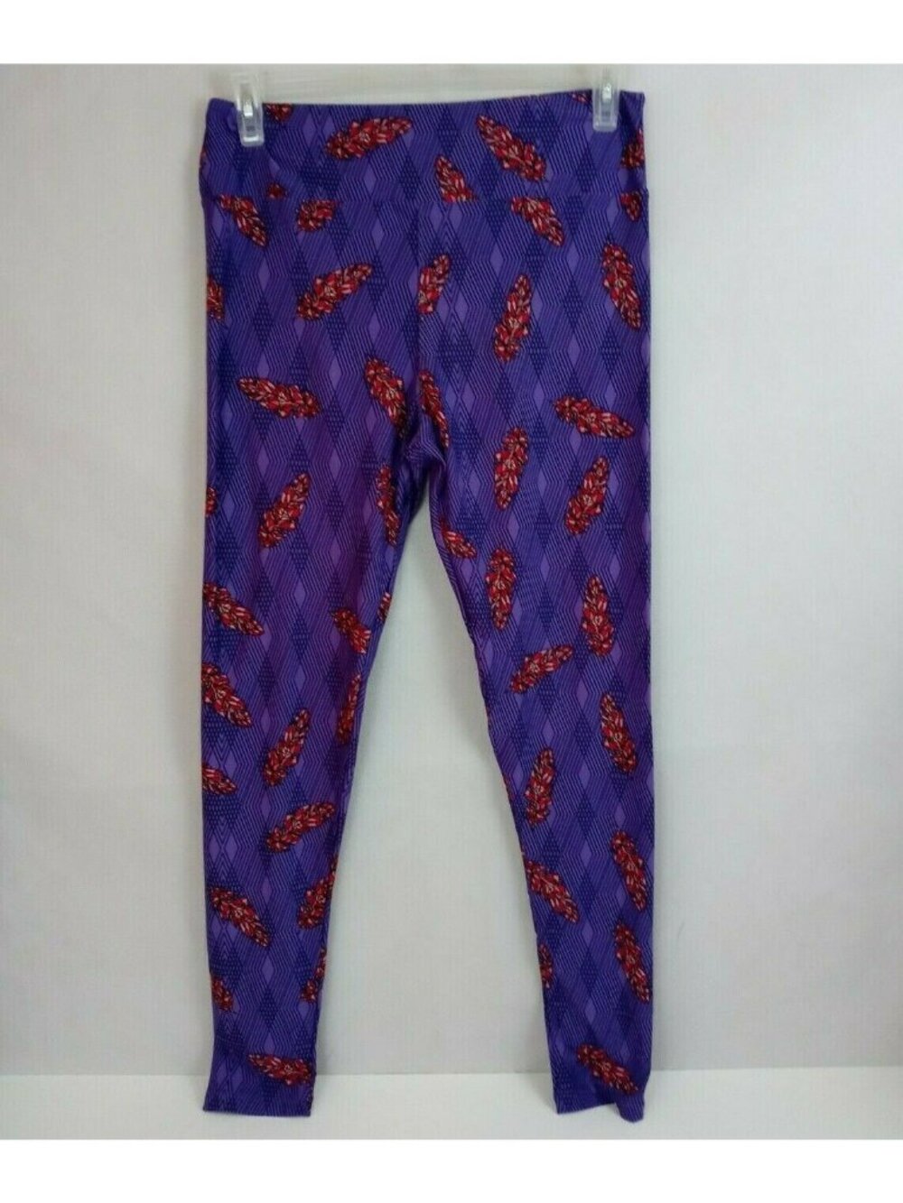New LuLaRoe Tall & Curvy Leggings Purple With Beautiful Pink Feathers Design